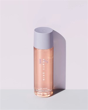 {{photo.Alt || photo.Description || 'Fenty Beauty Тоник для сужения пор с ниацинамидом и экстрактом барбадосской вишни Fat Water, 150 мл'}}