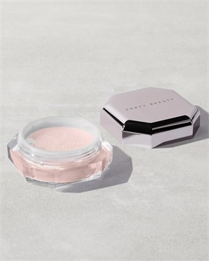 {{photo.Alt || photo.Description || 'Fenty Beauty Сверхтонкая закрепляющая пудра для растушёвки Set it Down - Strawberry Milk, 15 г'}}