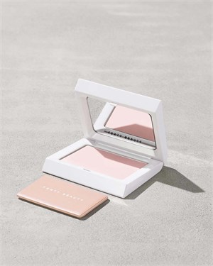 {{photo.Alt || photo.Description || 'Пудра Fenty Beauty матирующая Bright Fix Instant Brightening + Blurring Powder, 02 Rose Quartz'}}