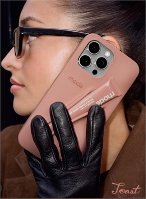 {{photo.Alt || photo.Description || 'Новинка! Оригинальный чехол от Rhode для IPhone 15 pro, c кейсом под тинт Toast'}}