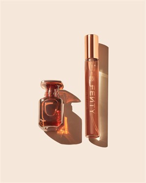 {{photo.Alt || photo.Description || 'Fenty Skin Подарочный набор с парфюмом Eau de Parfum Fenty, 10 мл. + 6 мл.'}}
