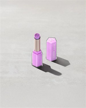 {{photo.Alt || photo.Description || 'FENTY Beauty Бальзам-помада с шиммером Gloss Bomb Stix 3,6 мл, 04 Icy Amethyst'}}