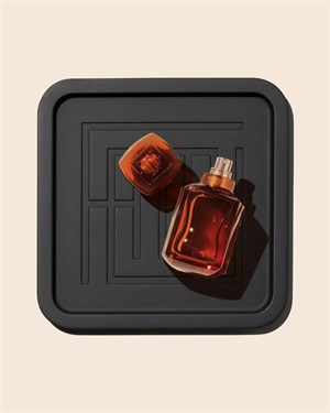 {{photo.Alt || photo.Description || 'Fenty Skin Подарочный набор Парфюмерная вода Fenty, 75 мл + поднос с декоративным логотипом'}}