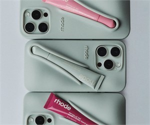 {{photo.Alt || photo.Description || 'Rhode Lip Case чехол для IPhone 14 Pro Max c кейсом под тинт, оригинал'}}
