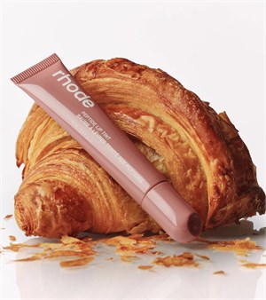 {{photo.Alt || photo.Description || 'RHODE Peptide Lip Tint - тинт для губ с пептидами, toast -  rose taupe'}}